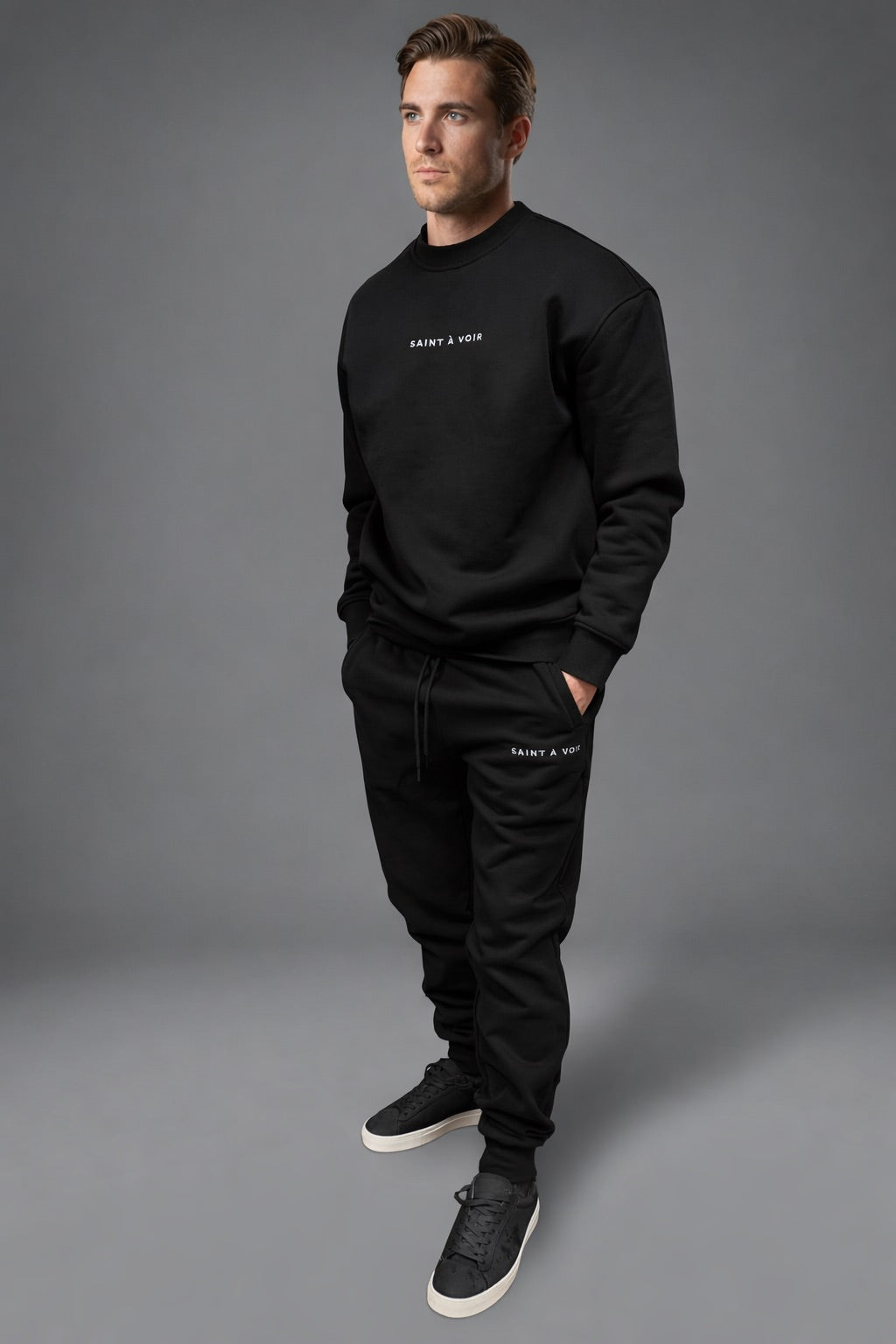 The Essential Sweatshirt – Midnight Black